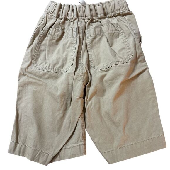 👕 Children’s place boys size 8 khaki shorts with pen marking on leg-see photos - Picture 3 of 3